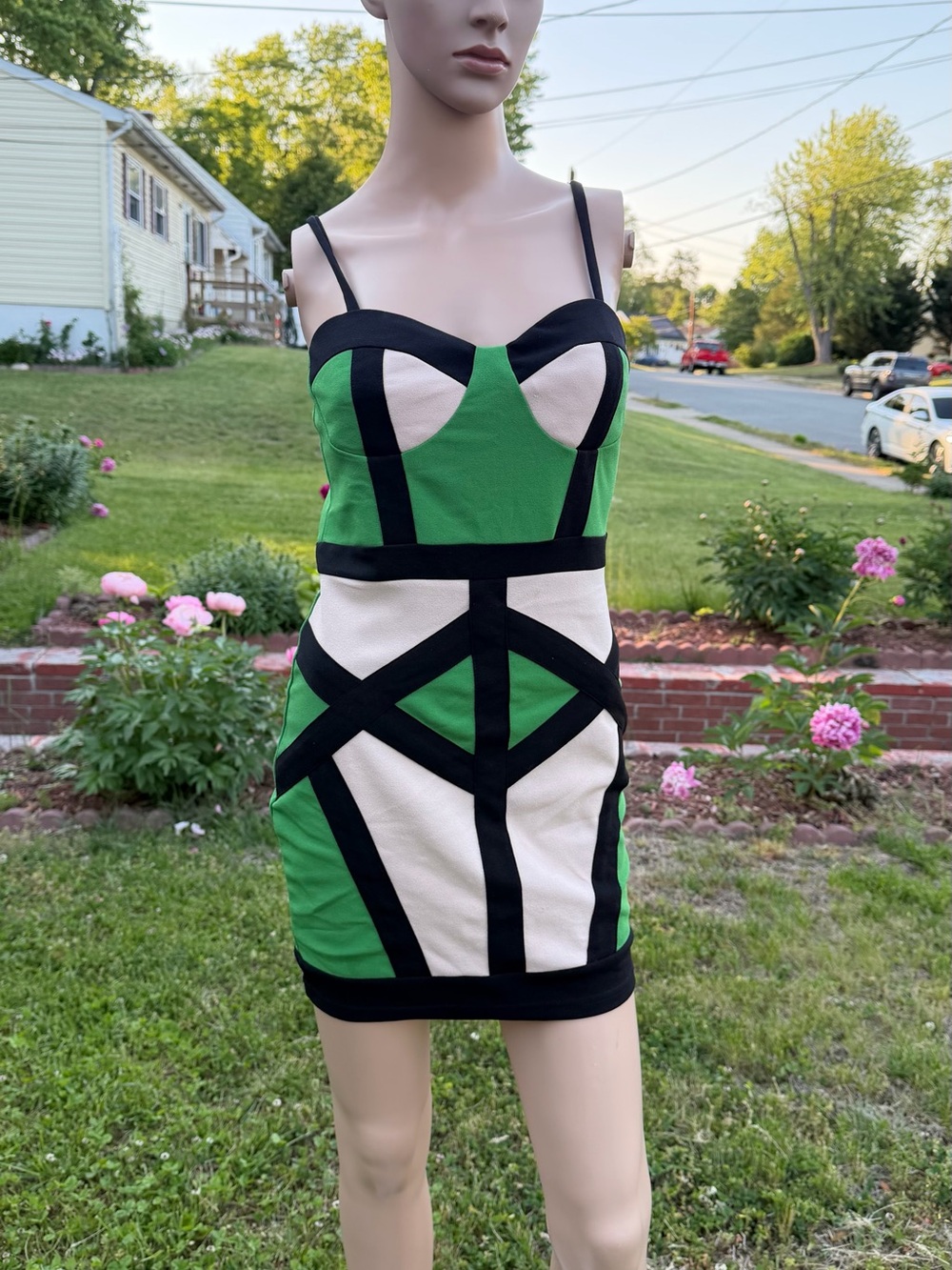 Green and Cream Geometric Bodycon Dress with Black Accents size M